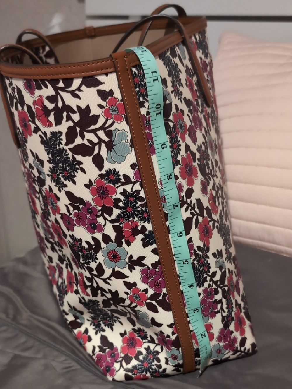 Tory Burch Tote - Picture 9 of 12